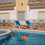 #228 Garrett Flats By Holidays البوفيرا
