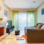 #228 Garrett Flats By Holidays * البوفيرا