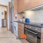 Appartement #228 Garrett Flats By Holidays *