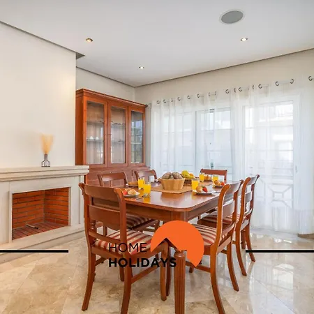 #228 Garrett Flats By Holidays *