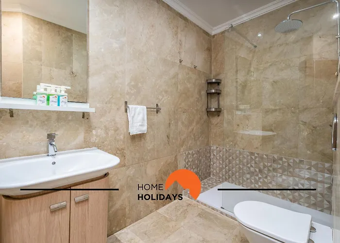 #228 Garrett Flats By Holidays * Albufeira